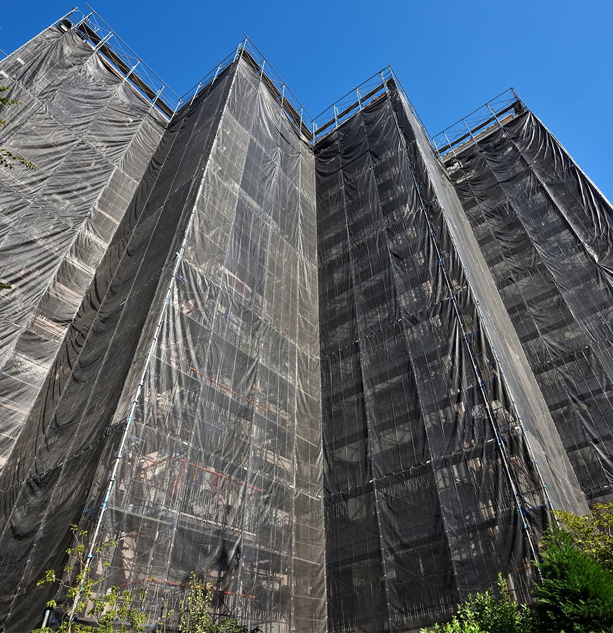 マンション足場風景